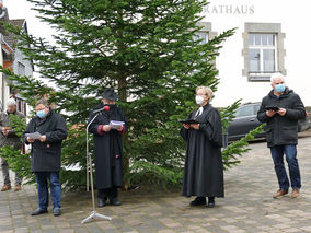 Ökumenische Feier des „Weihnachtsfriedens“ in Naumburg (Foto: Karl-Franz Thiede)